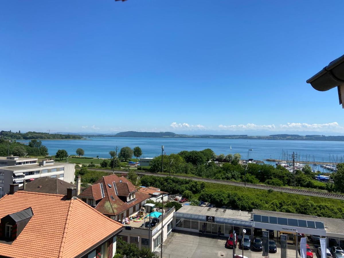 La Maison Bleue A 2 Pas Du Lac Du Neuchatel Hauterive  Buitenkant foto