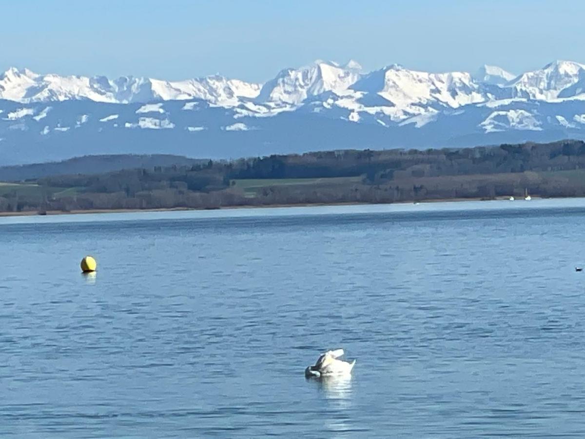 La Maison Bleue A 2 Pas Du Lac Du Neuchatel Hauterive  Buitenkant foto