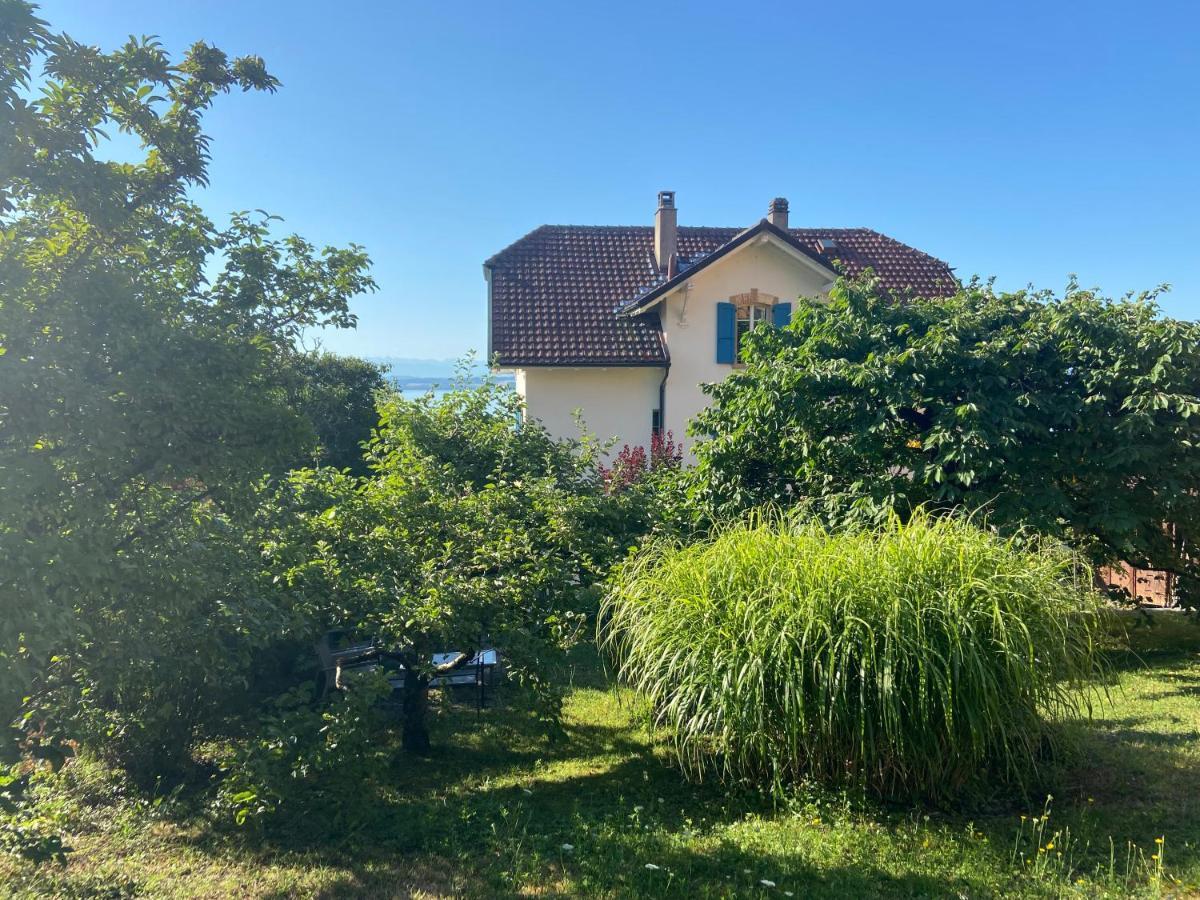 La Maison Bleue A 2 Pas Du Lac Du Neuchatel Hauterive  Buitenkant foto